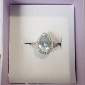 Diamond and aquamarine ring